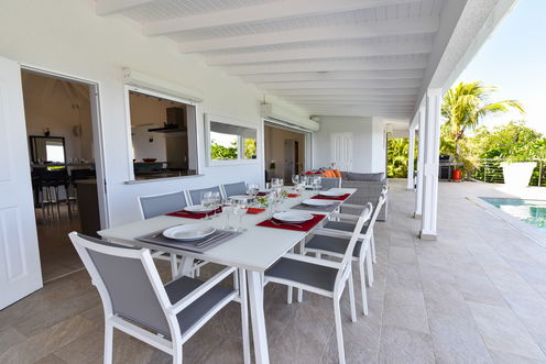 VILLA AU COEUR DU ROCHER KITCHEN & DINING AREA 1