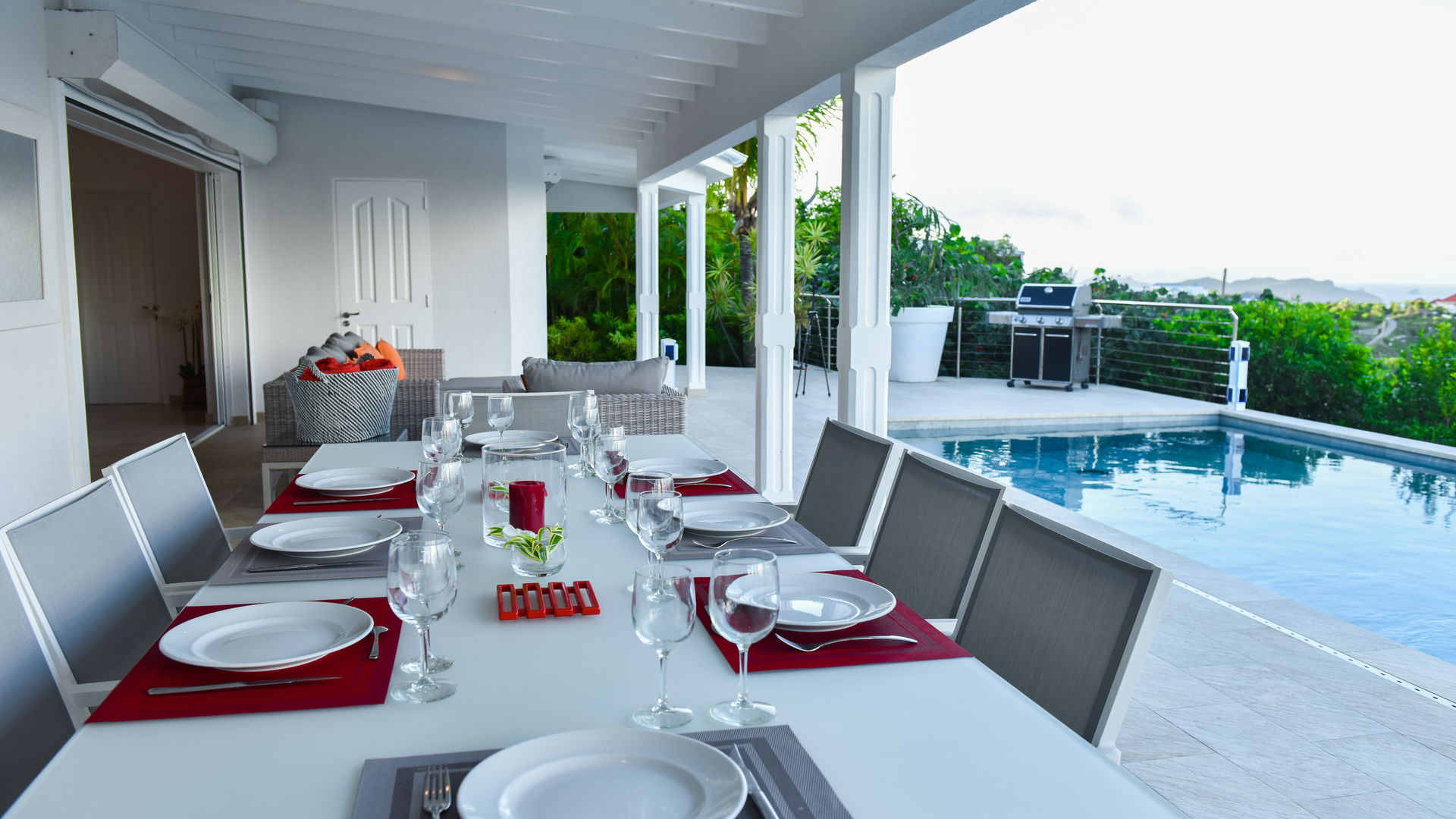 KITCHEN & DINING AREA