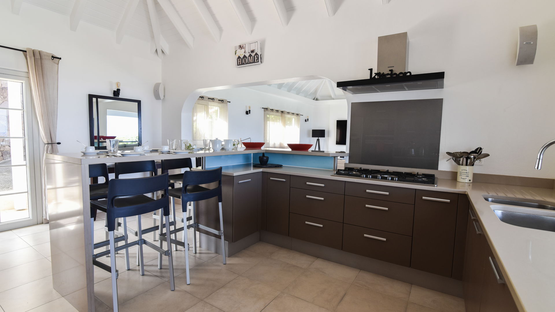 KITCHEN & DINING AREA