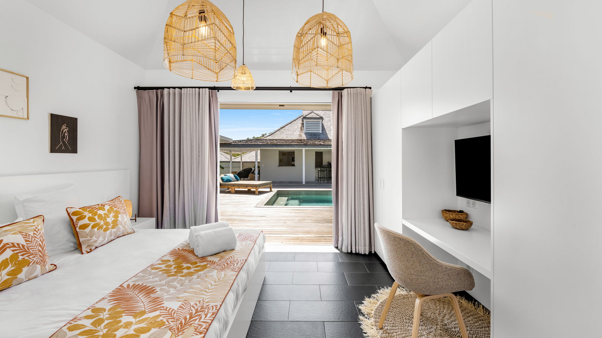 BEDROOM 1