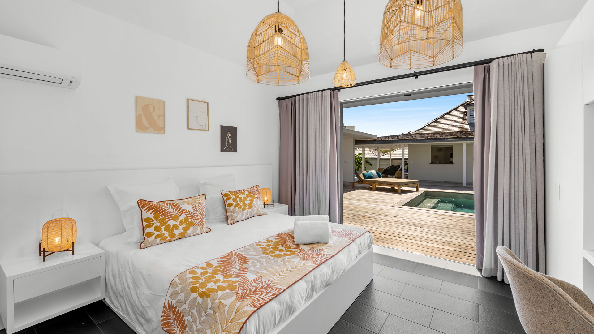 BEDROOM 1