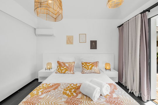 VILLA CRUSH BEDROOM1 3