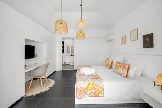 VILLA CRUSH BEDROOM1 5
