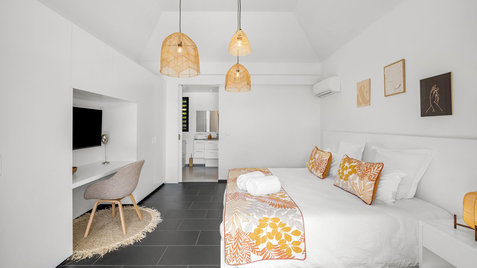 BEDROOM 1
