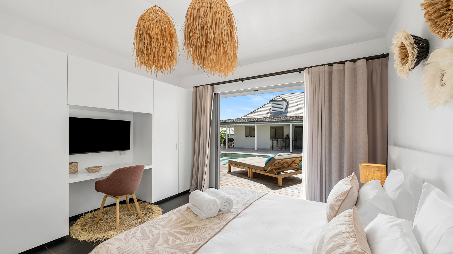 BEDROOM 2
