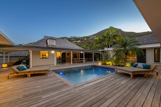 VILLA CRUSH BY NIGHT 2