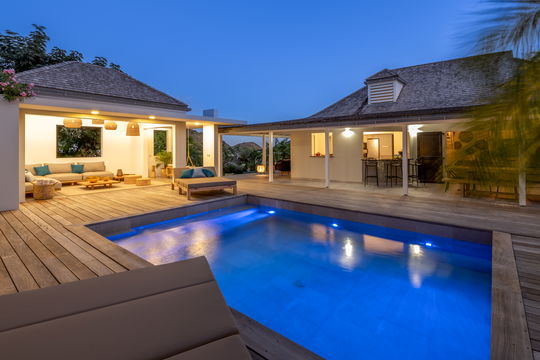 VILLA CRUSH BY NIGHT 3