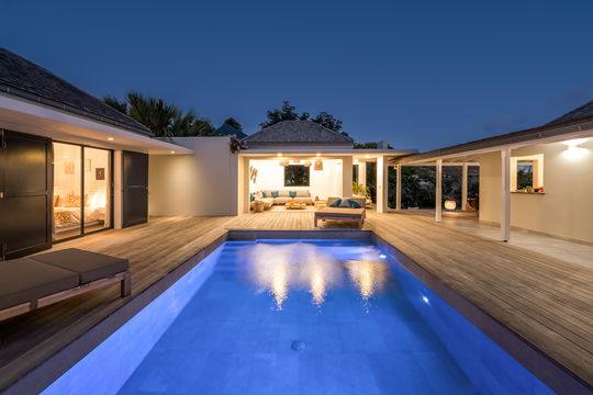 VILLA CRUSH BY NIGHT 4