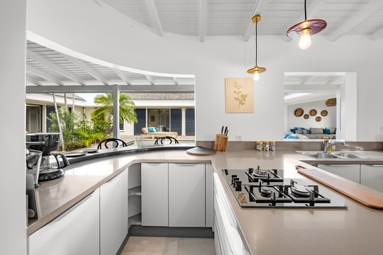 VILLA CRUSH KITCHEN & DINING AREA 4