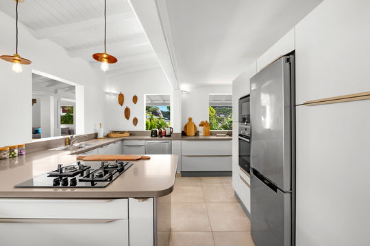 VILLA CRUSH KITCHEN & DINING AREA 6