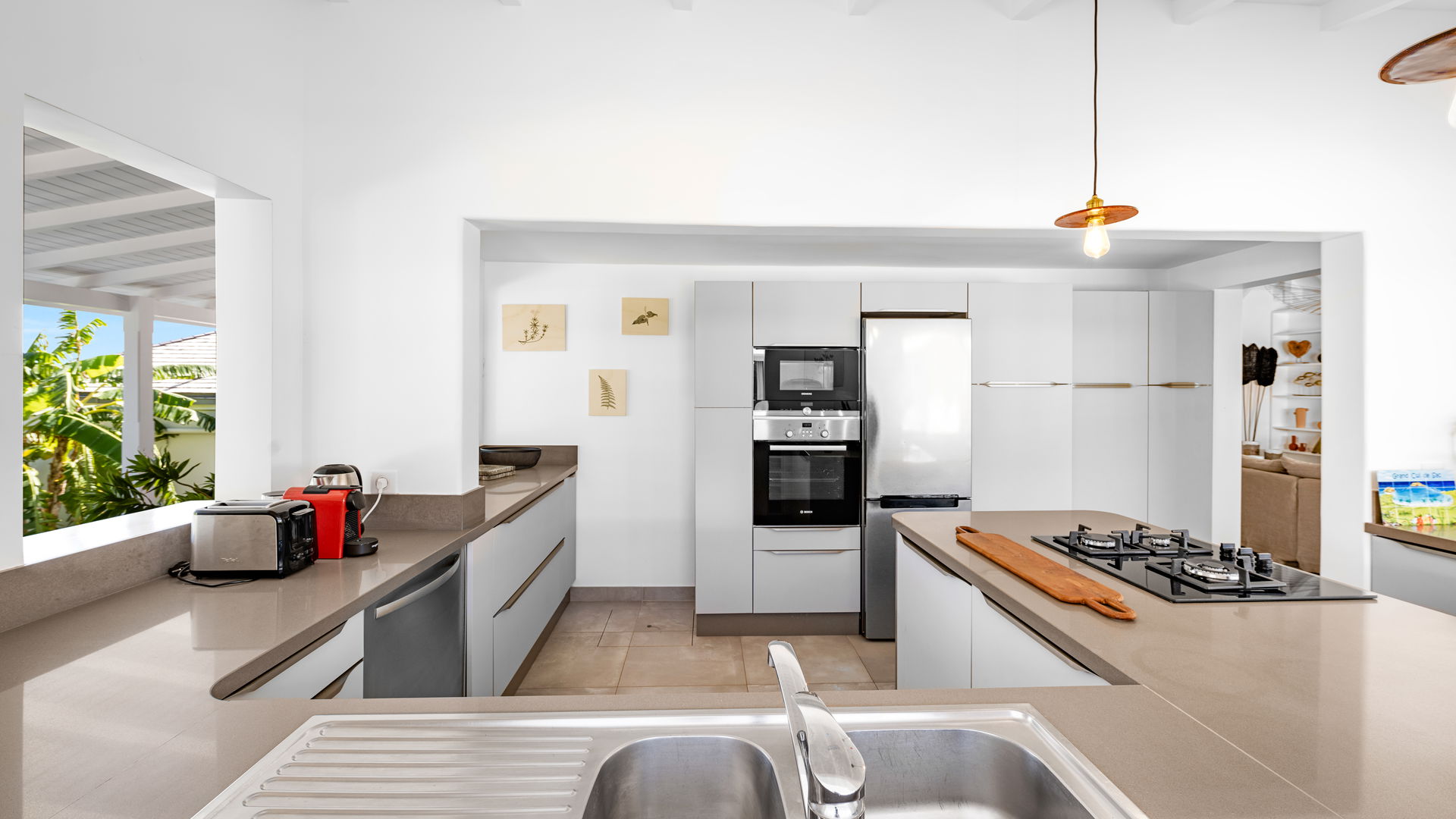 KITCHEN & DINING AREA
