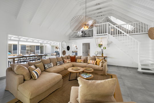 VILLA CRUSH LIVING AREA 5