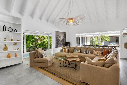 VILLA CRUSH LIVING AREA 8