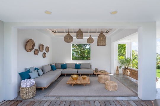 VILLA CRUSH OUTDOOR LOUNGE AREA 1
