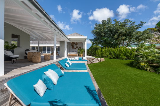 VILLA CRUSH OUTDOOR LOUNGE AREA 10