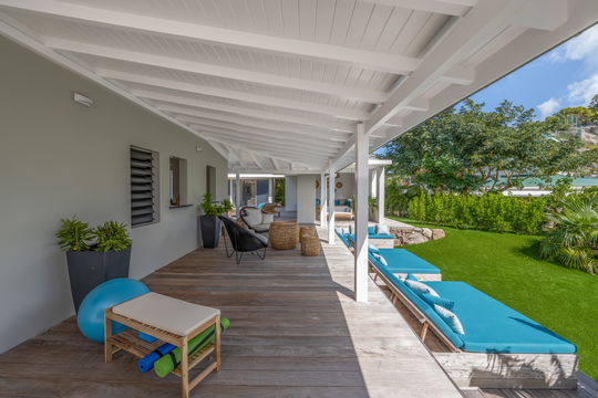 VILLA CRUSH OUTDOOR LOUNGE AREA 11