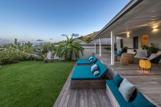 VILLA CRUSH OUTDOOR LOUNGE AREA 14