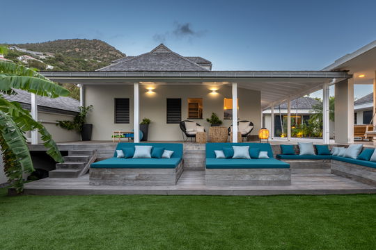 VILLA CRUSH OUTDOOR LOUNGE AREA 15