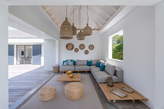 VILLA CRUSH OUTDOOR LOUNGE AREA 5