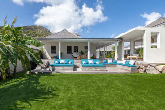VILLA CRUSH OUTDOOR LOUNGE AREA 8