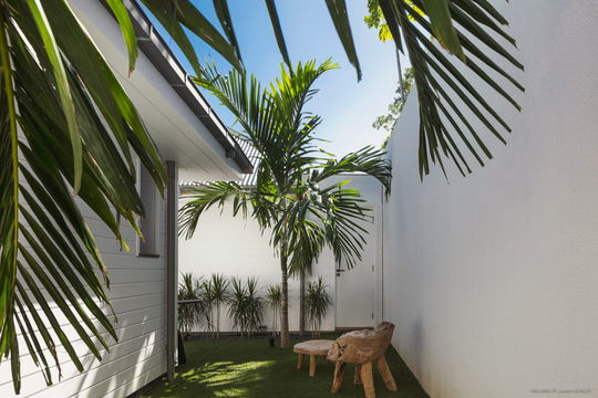 VILLA MMK KITCHEN & DINING AREA 4