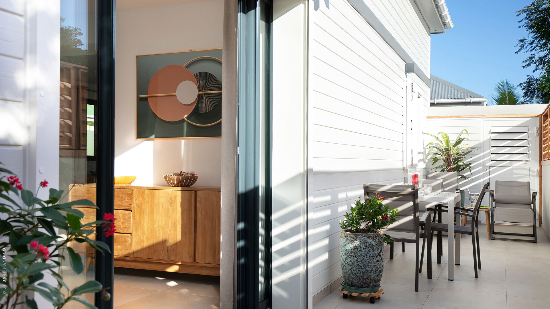 KITCHEN & DINING AREA