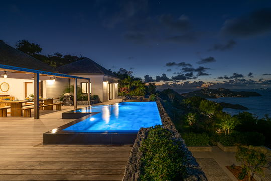 VILLA MAO BY NIGHT 2
