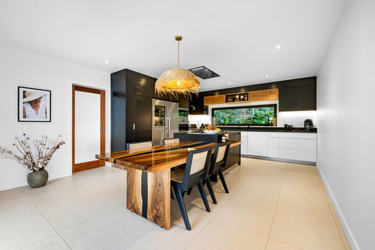 VILLA MAO KITCHEN & DINING AREA 3
