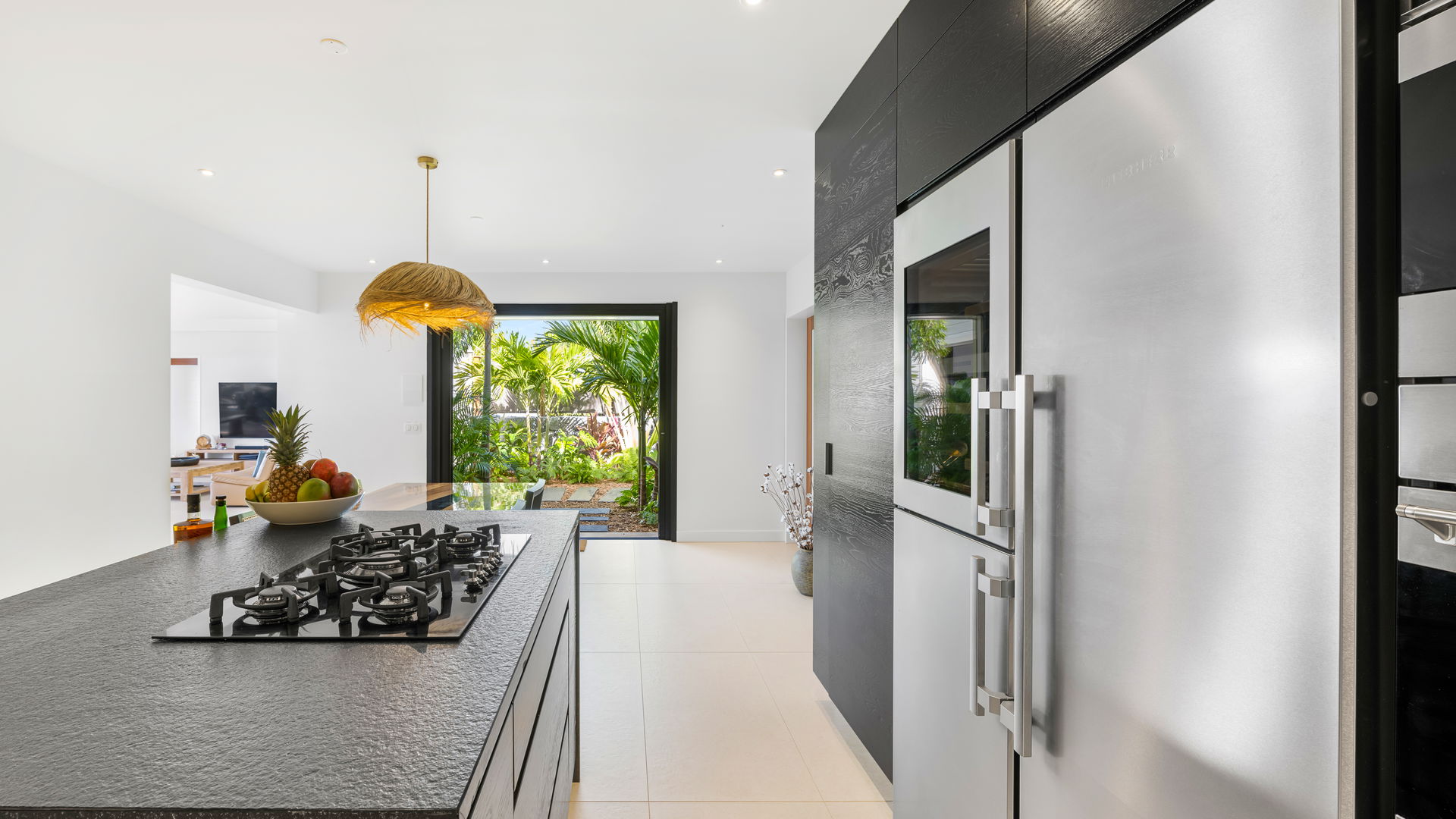 KITCHEN & DINING AREA