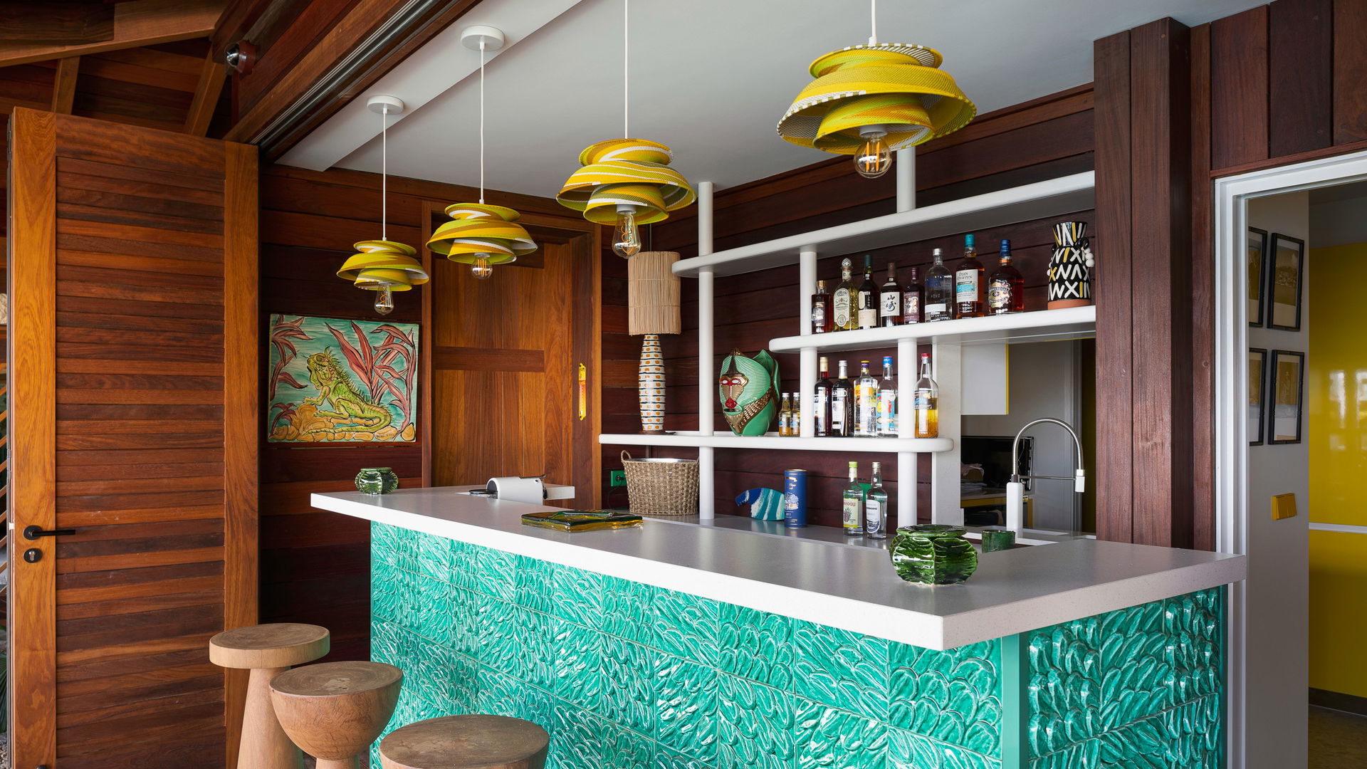 KITCHEN & DINING AREA