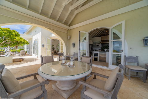 VILLA AMIS DU VENT KITCHEN & DINING AREA 4