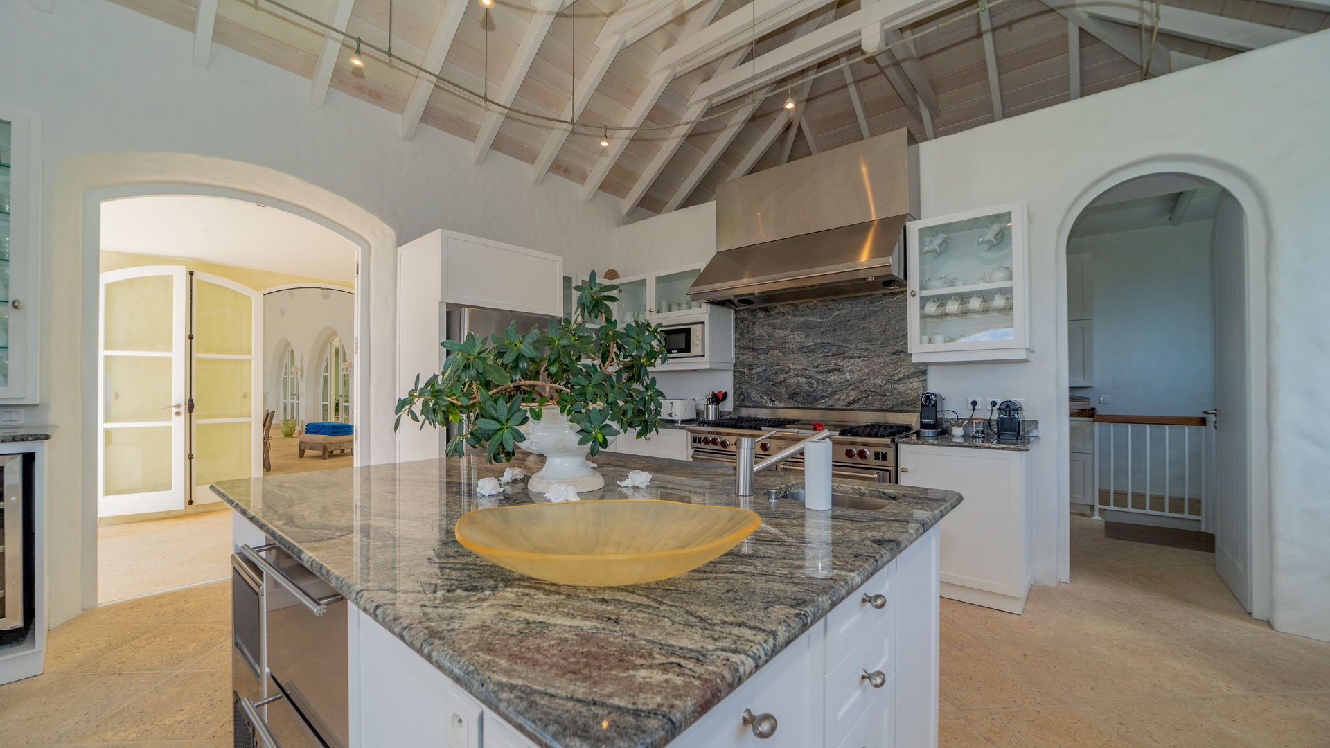 KITCHEN & DINING AREA
