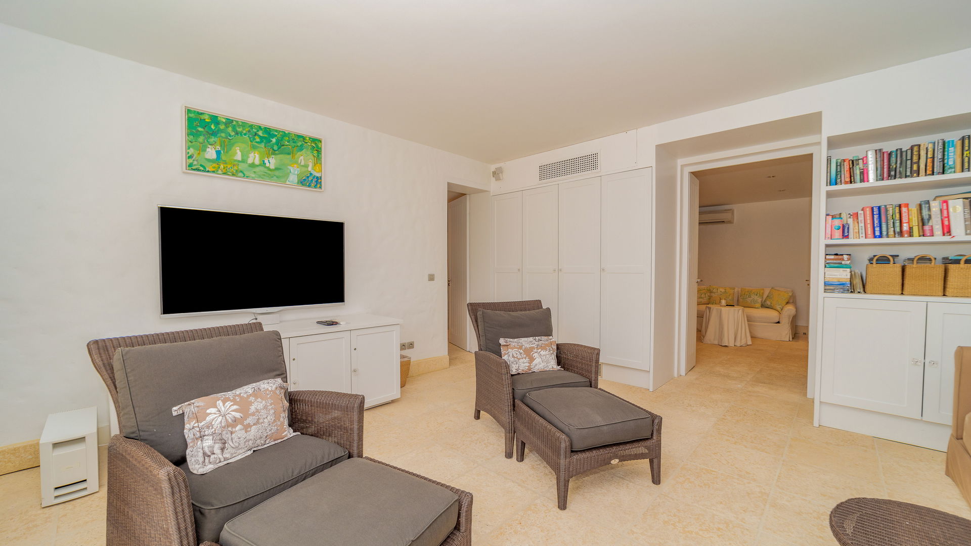 TV ROOM