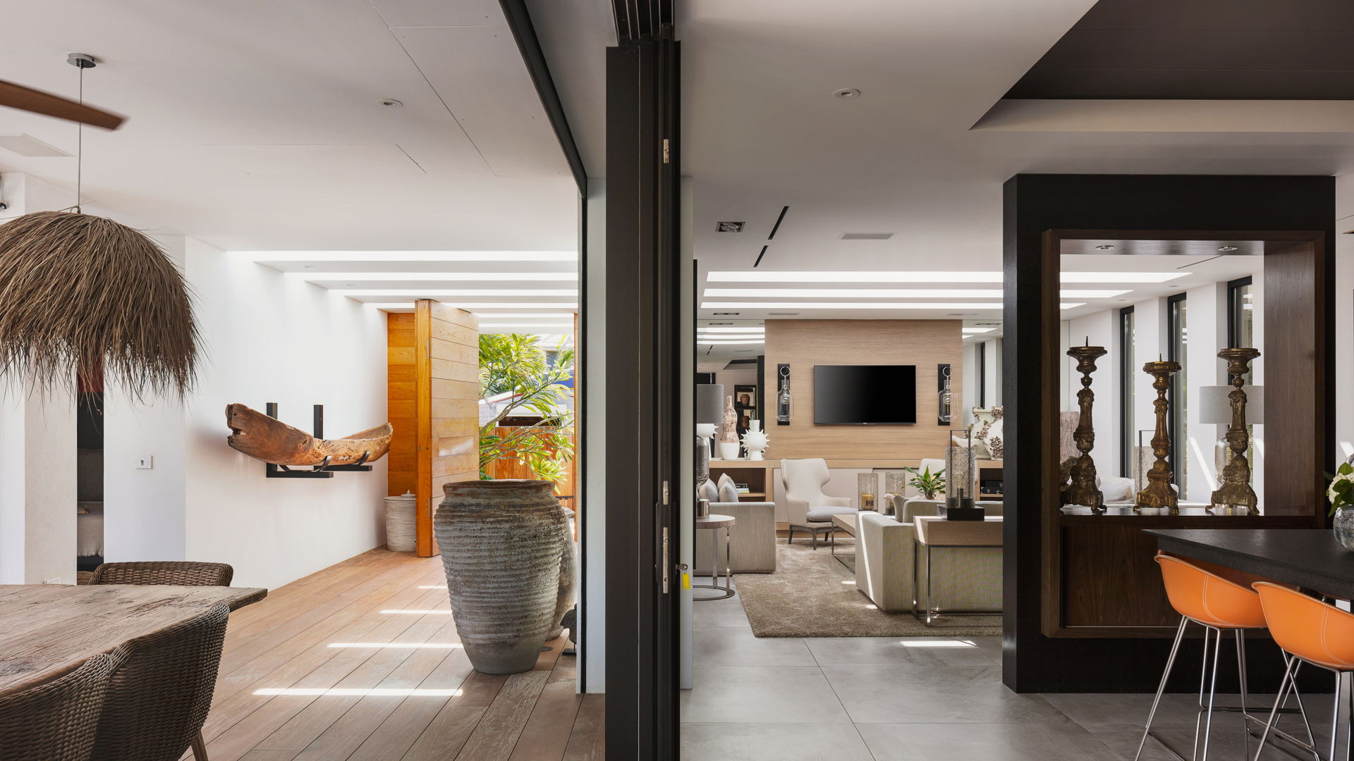 KITCHEN & DINING AREA