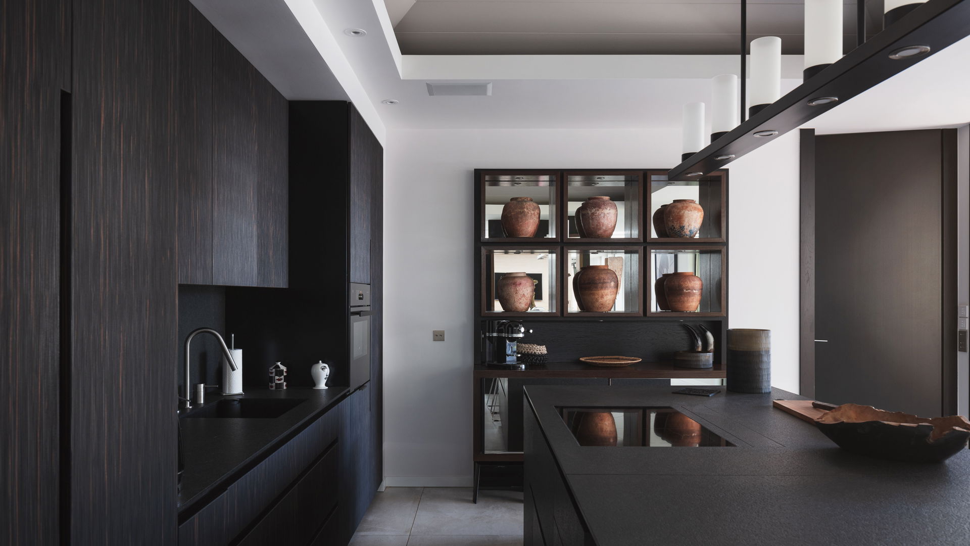 KITCHEN & DINING AREA