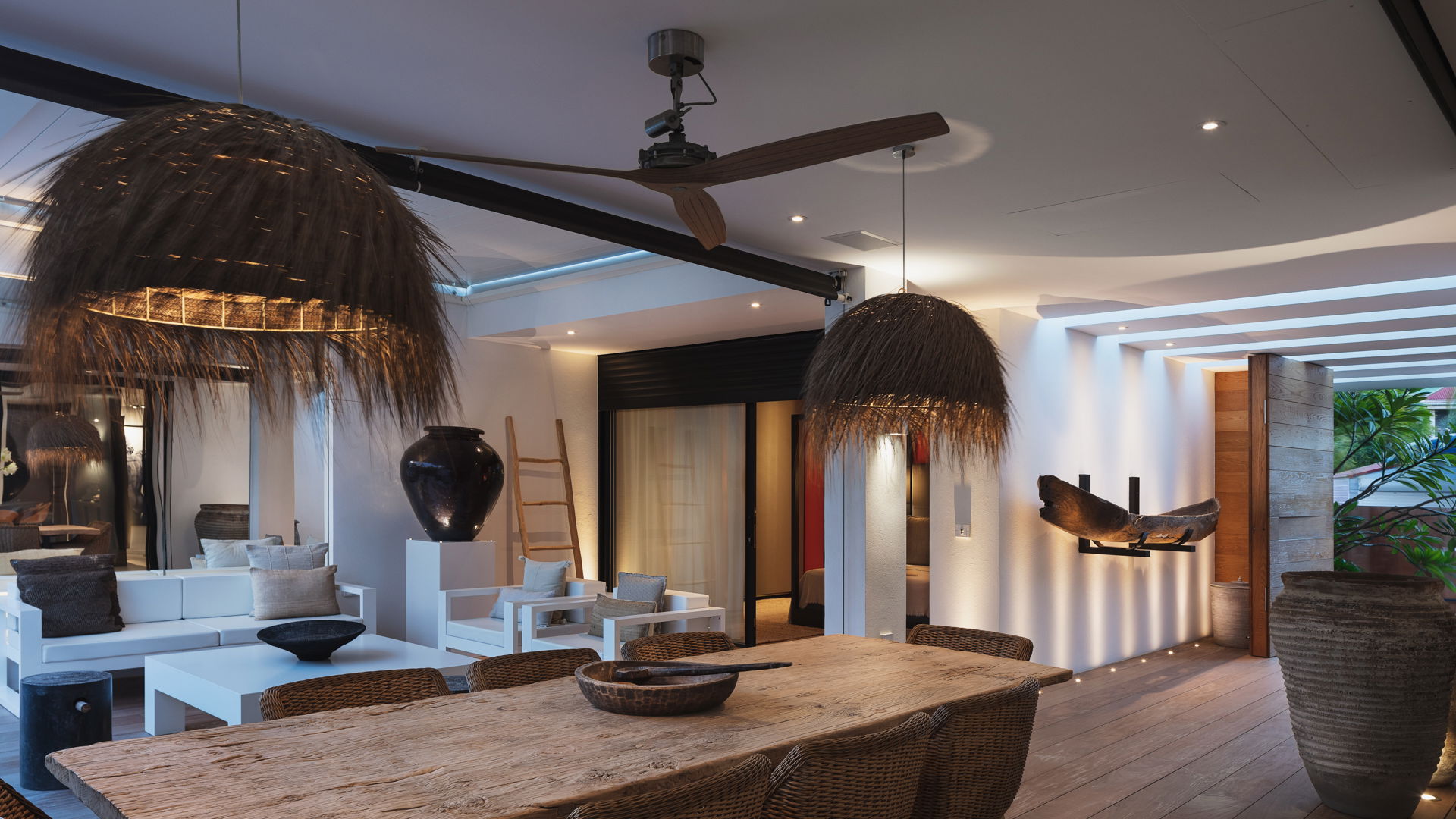 KITCHEN & DINING AREA