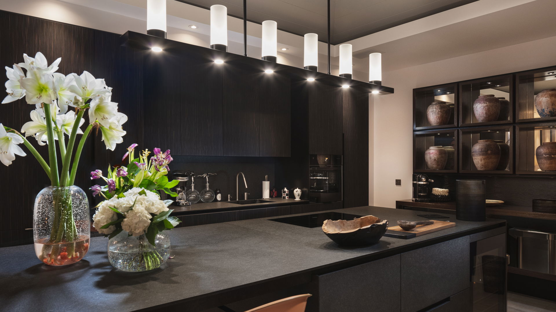 KITCHEN & DINING AREA
