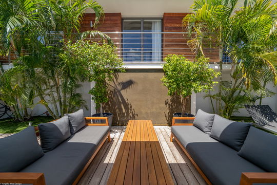 VILLA ETJ OUTDOOR LOUNGE AREA 1