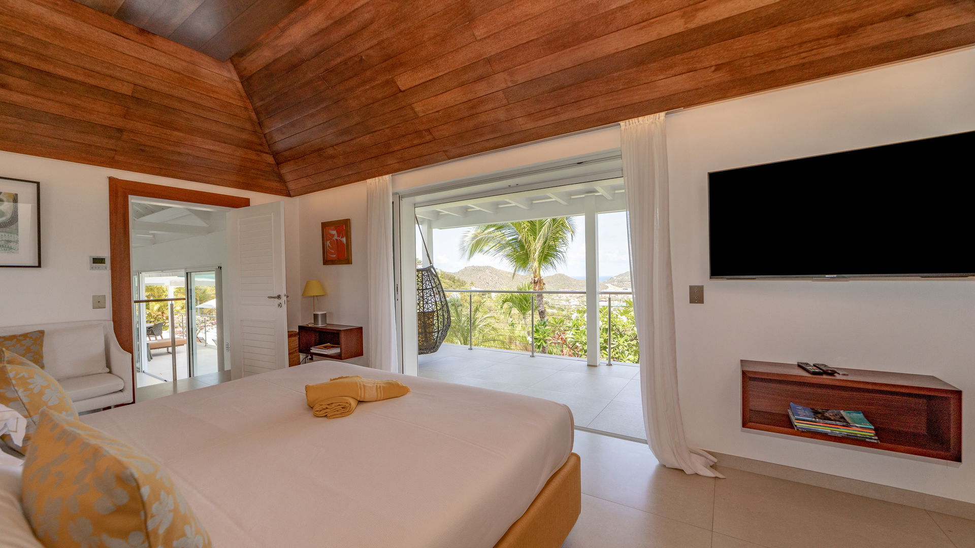 BEDROOM 1