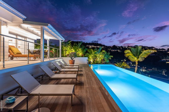 VILLA OTT BY NIGHT 2