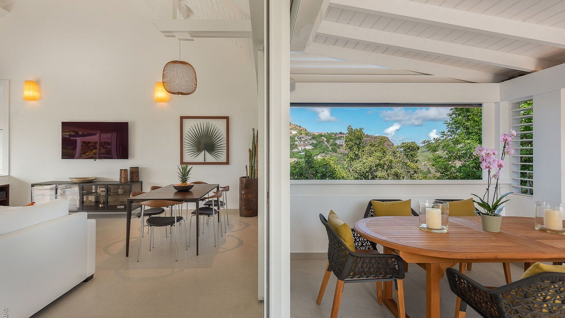 KITCHEN & DINING AREA