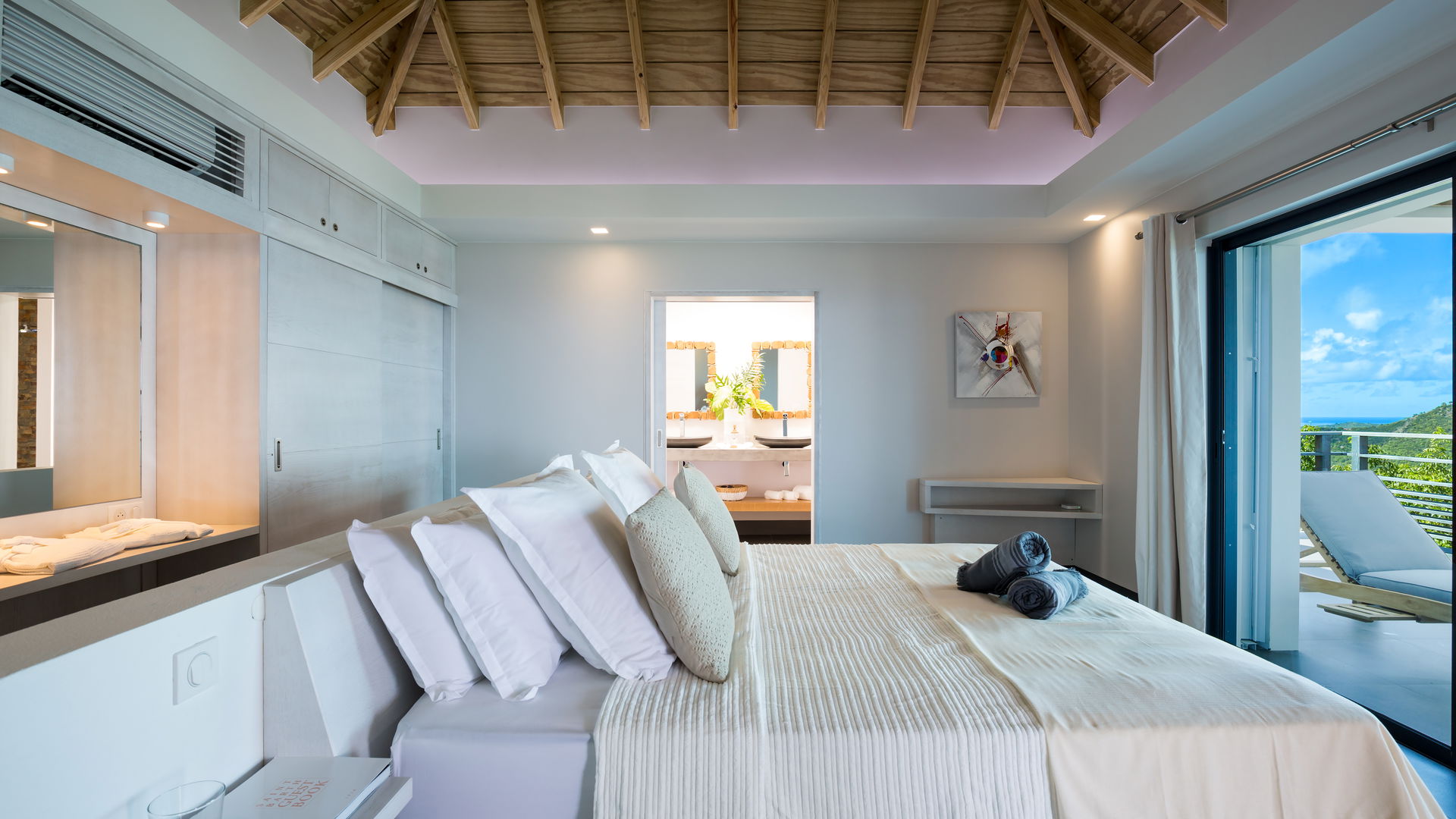 BEDROOM 2
