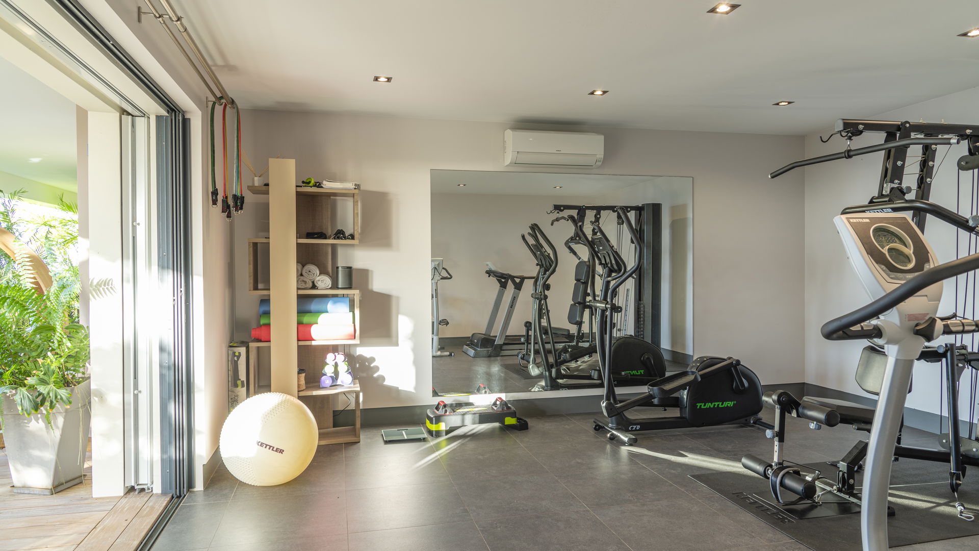 FITNESS AREA