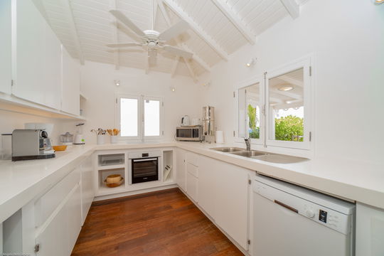 VILLA FAY KITCHEN & DINING AREA 1