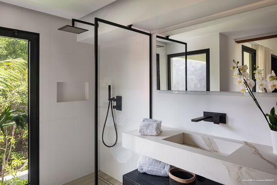 VILLA EMF BEDROOM1 5