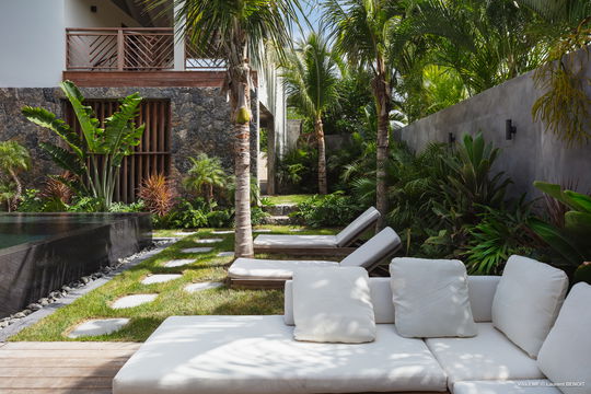 VILLA EMF POOL & TERRACE 5