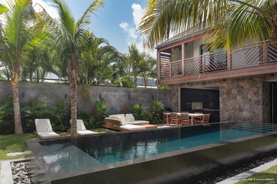 VILLA EMF POOL & TERRACE 8
