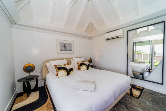 VILLA EMOTION BEDROOM3 2