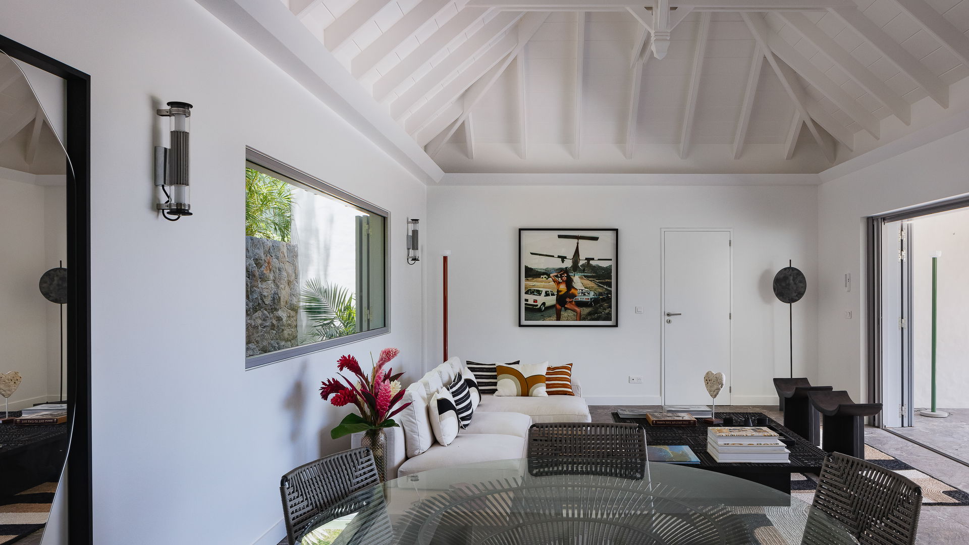 KITCHEN & DINING AREA