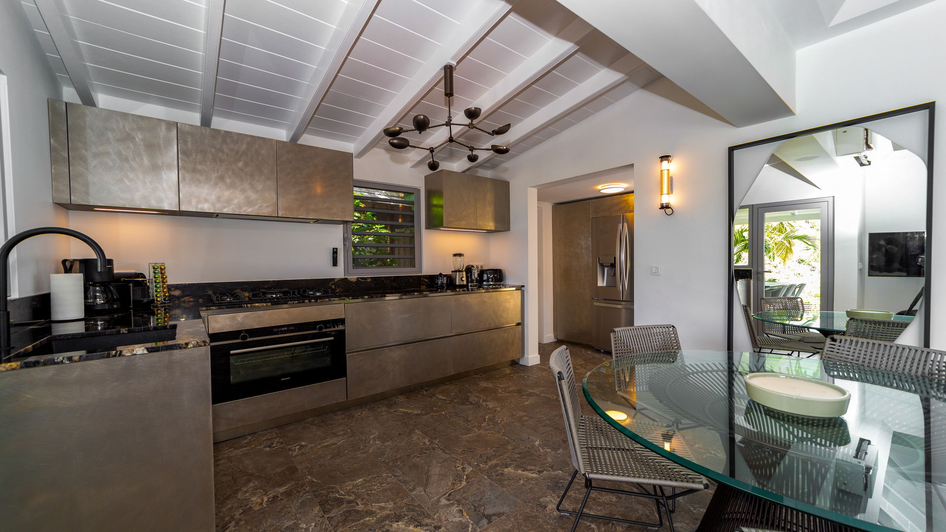 KITCHEN & DINING AREA